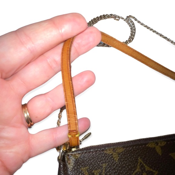 LOUIS VUITTON Pochette Accessoires Monogram Canvas Vintage Shoulder Bag w/ Chain - Picture 14 of 16